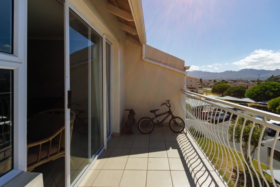 2 Bedroom Property for Sale in Gordons Bay Central Western Cape